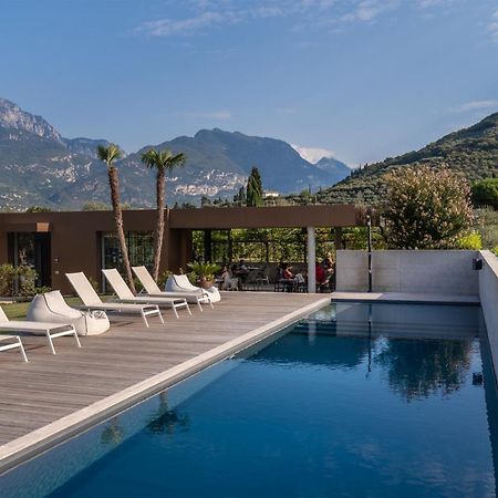 Oleeva Garda Living - Adults Only Bed & Breakfast Riva del Garda Bagian luar foto