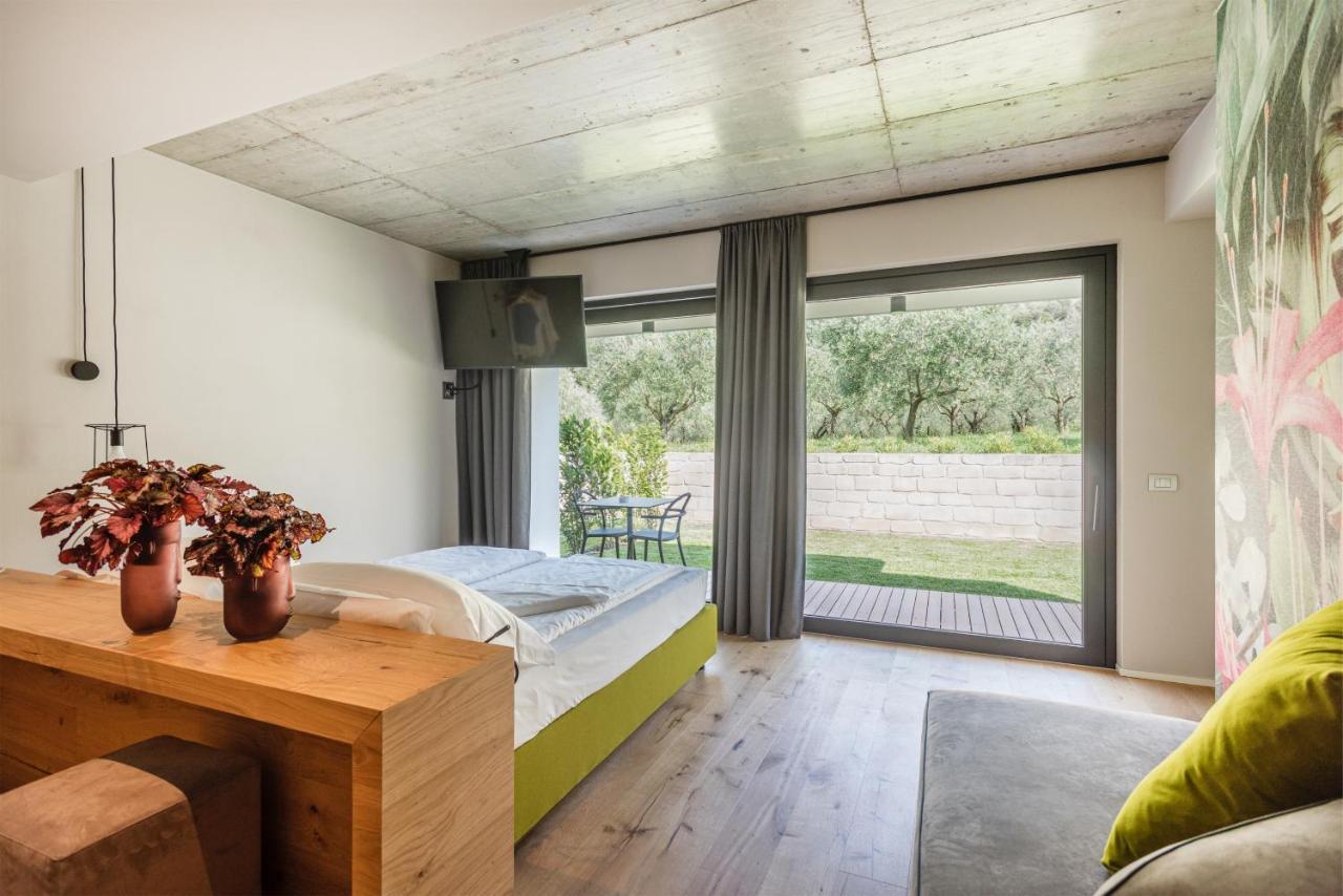 Oleeva Garda Living - Adults Only Bed & Breakfast Riva del Garda Bagian luar foto