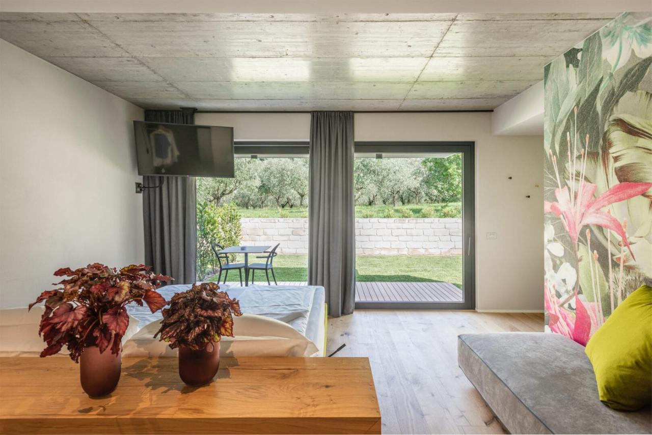 Oleeva Garda Living - Adults Only Bed & Breakfast Riva del Garda Bagian luar foto